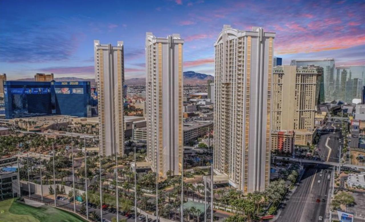 Balcony Full Strip View Suite Mgm Signature Free Valet Las Vegas Eksteriør bilde