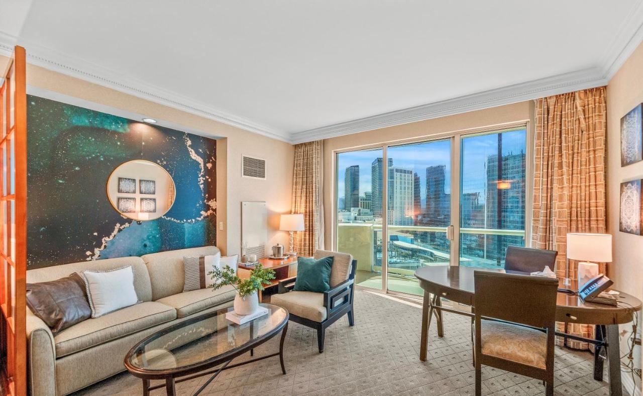 Balcony Full Strip View Suite Mgm Signature Free Valet Las Vegas Eksteriør bilde