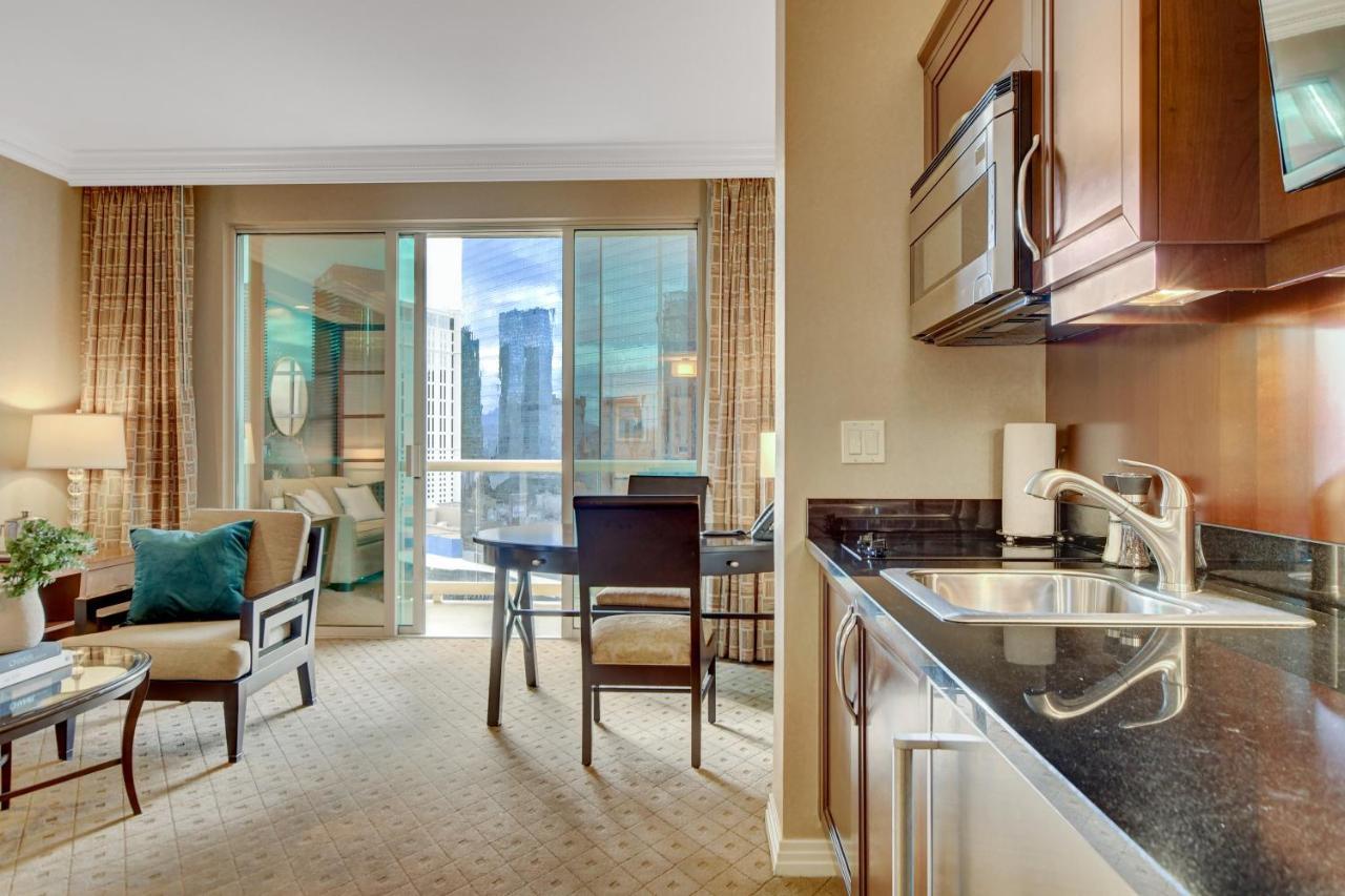 Balcony Full Strip View Suite Mgm Signature Free Valet Las Vegas Eksteriør bilde